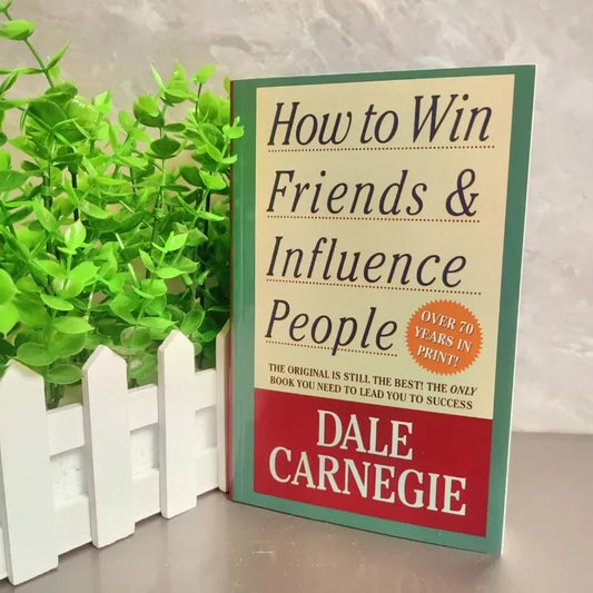 How to win friends and influence others Dale Carnegie's interpersonal communication skills and self-protection reading books